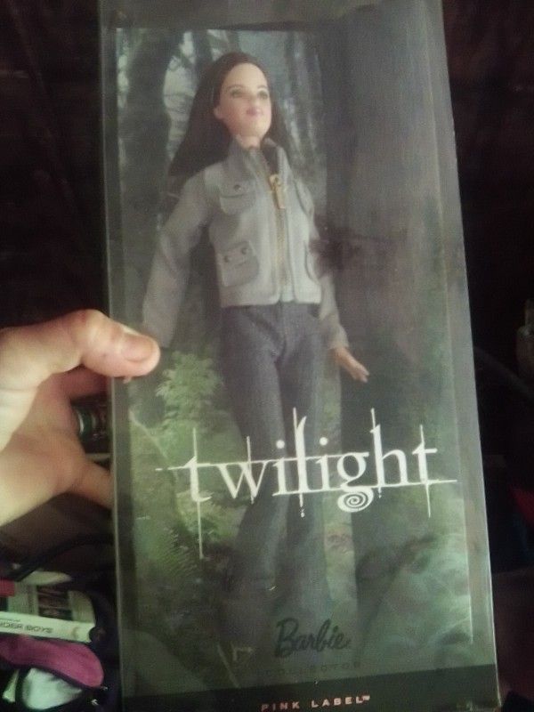 My mom Had These She Has Passed On Now I Need Money To Take My Fur Baby To The Vet To Get Shot So It Can Help His Ski Out I Hate To See Him Suffer