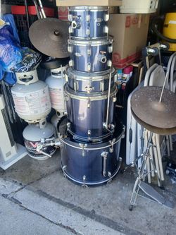 Percussion plus drum set