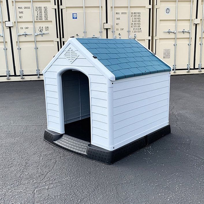 (NEW) $70 Plastic Dog House Medium size Pet Indoor Outdoor All Weather Shelter Cage Kennel 30x30x32”