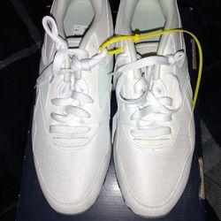 NEW REEBOK WOMENS SIZE #11 FOR ONLY $35