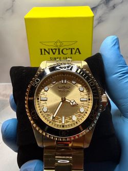 Invicta 49700 – Gold & Black Pro Diver