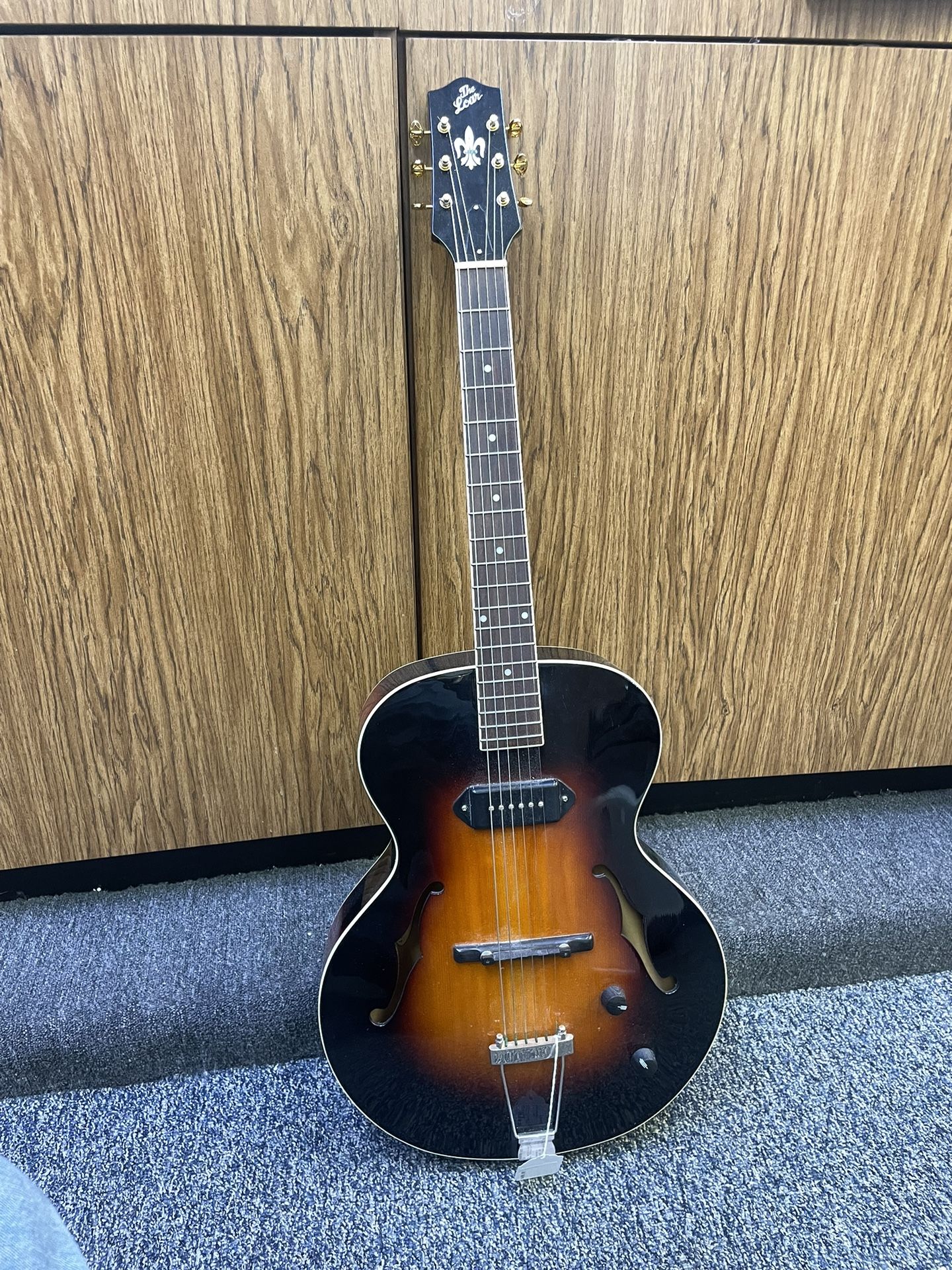 The Loar LH-309-VS Acoustic Electric 6 String Guitar 