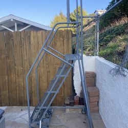 5 Step Rolling Platform Ladder