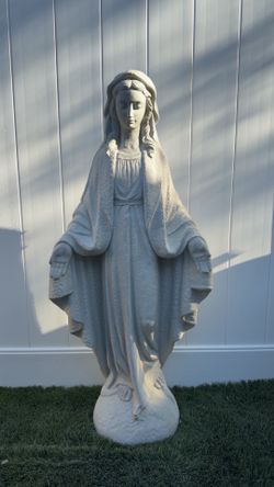 CEMENT VIRGEN MARY STATUE