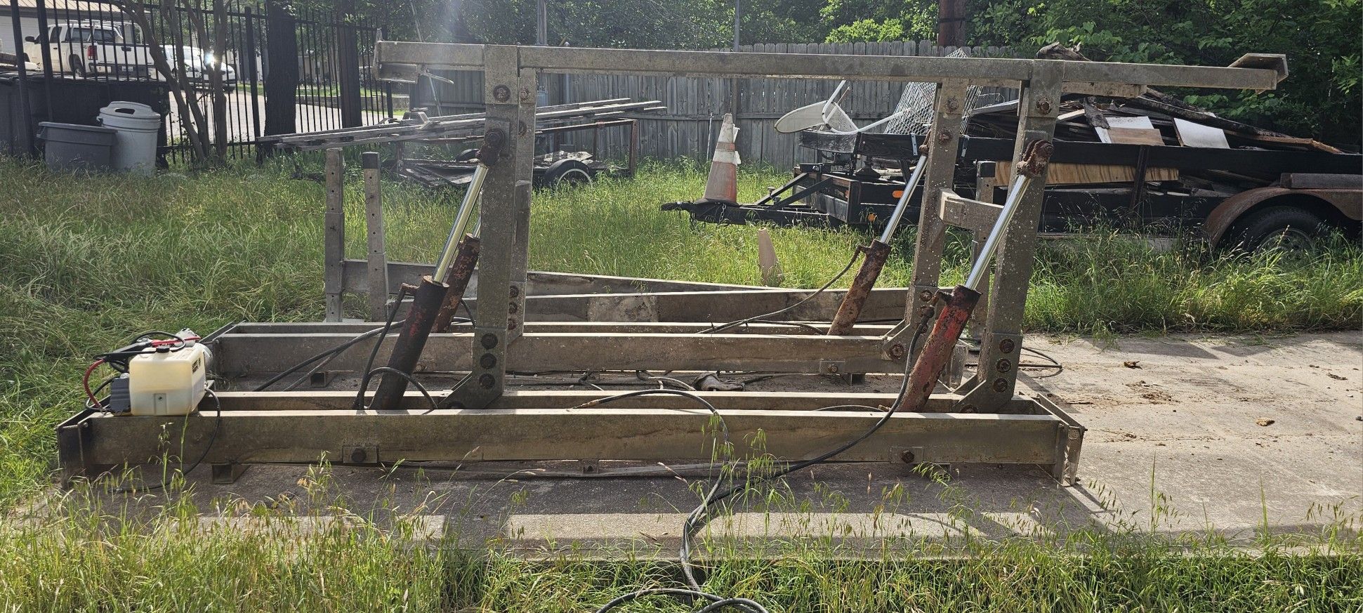 Hydrolic Boat Lift