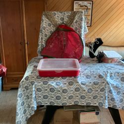 Christmas Storage Wreath And Ornaments 