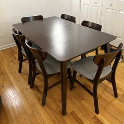 Dining Table & 6 Chairs 
