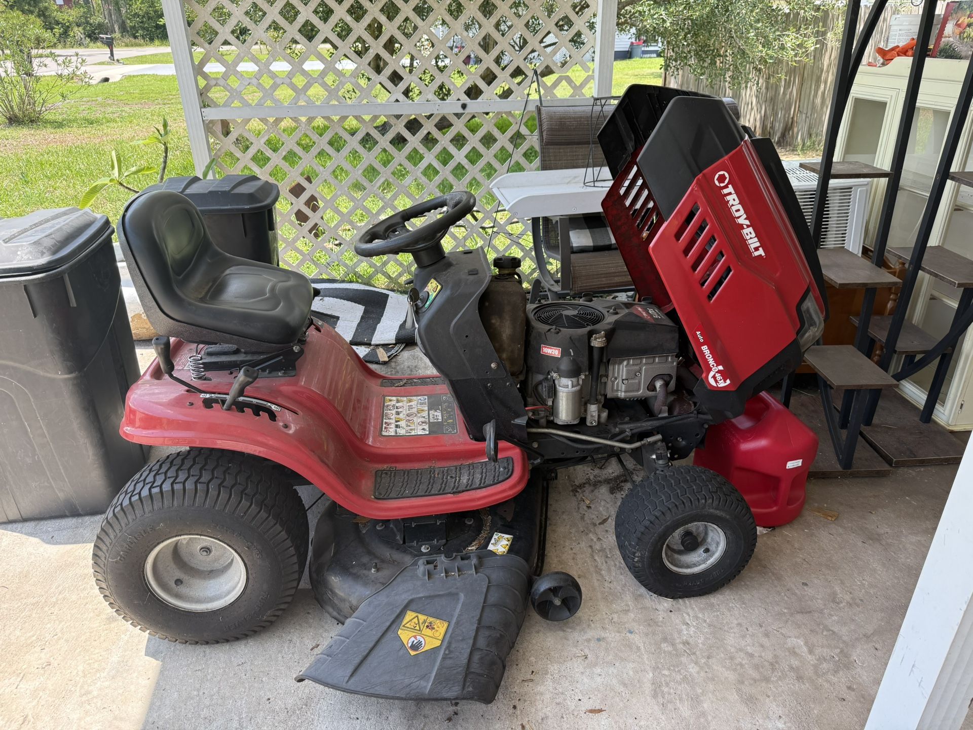 Troy-Bilt Bronco 46" Riding Lawn Mower 7-Speed with Briggs & Stratton Engine