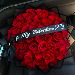 Red Roses Bouquet 