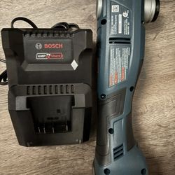 Brand New Bosch Oscillator Tool With Battery In Charger 
