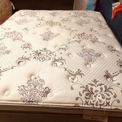 Gel Air Flow System Queen Mattress 