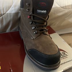 Work boots size 8.5 wide