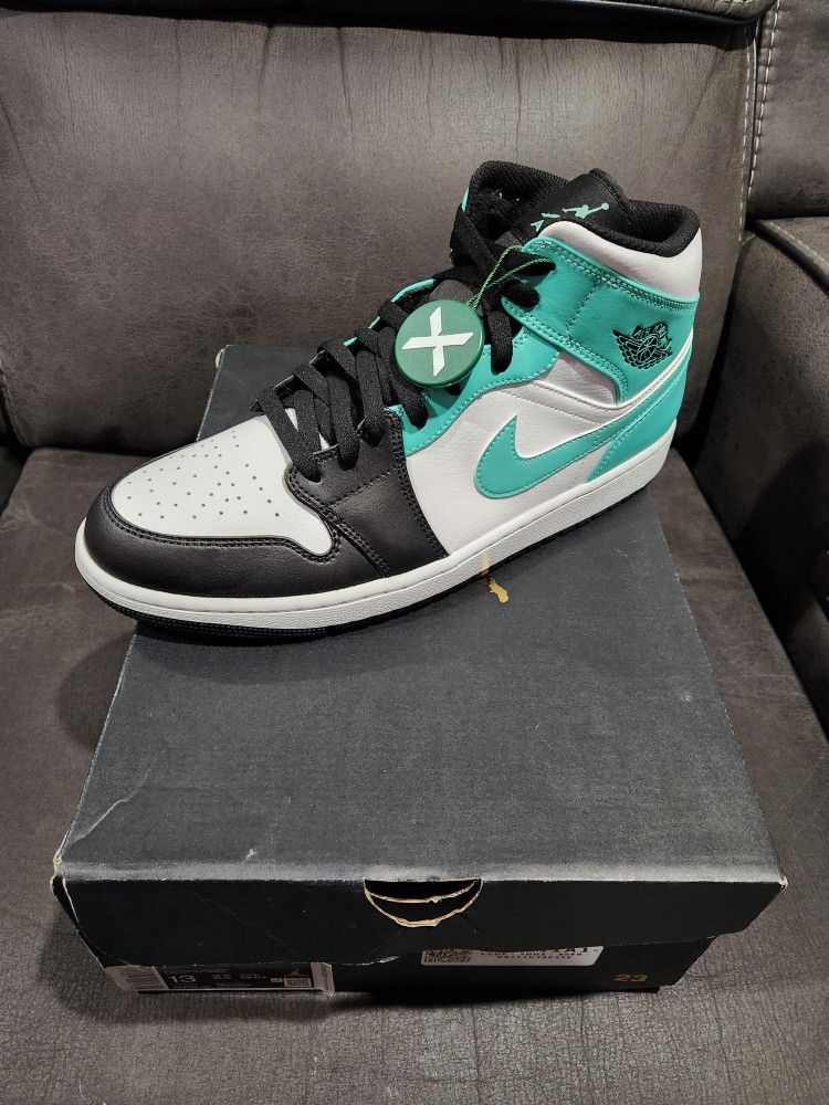 Jordan 1 Mid "Tropical Twist Igloo"
