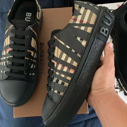 Burberry Shoes Black 