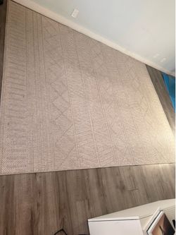 White beige area rug