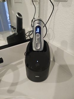 Braun Series 9 Electric Shaver – Good Condition