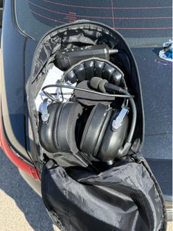 Aviation headset noise cancellation