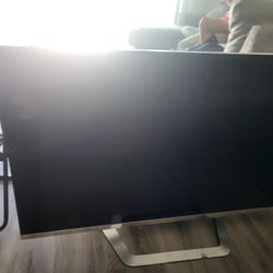 Nice Beautiful Tv . Works Well With Remote