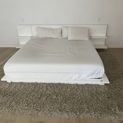 King bed with everything