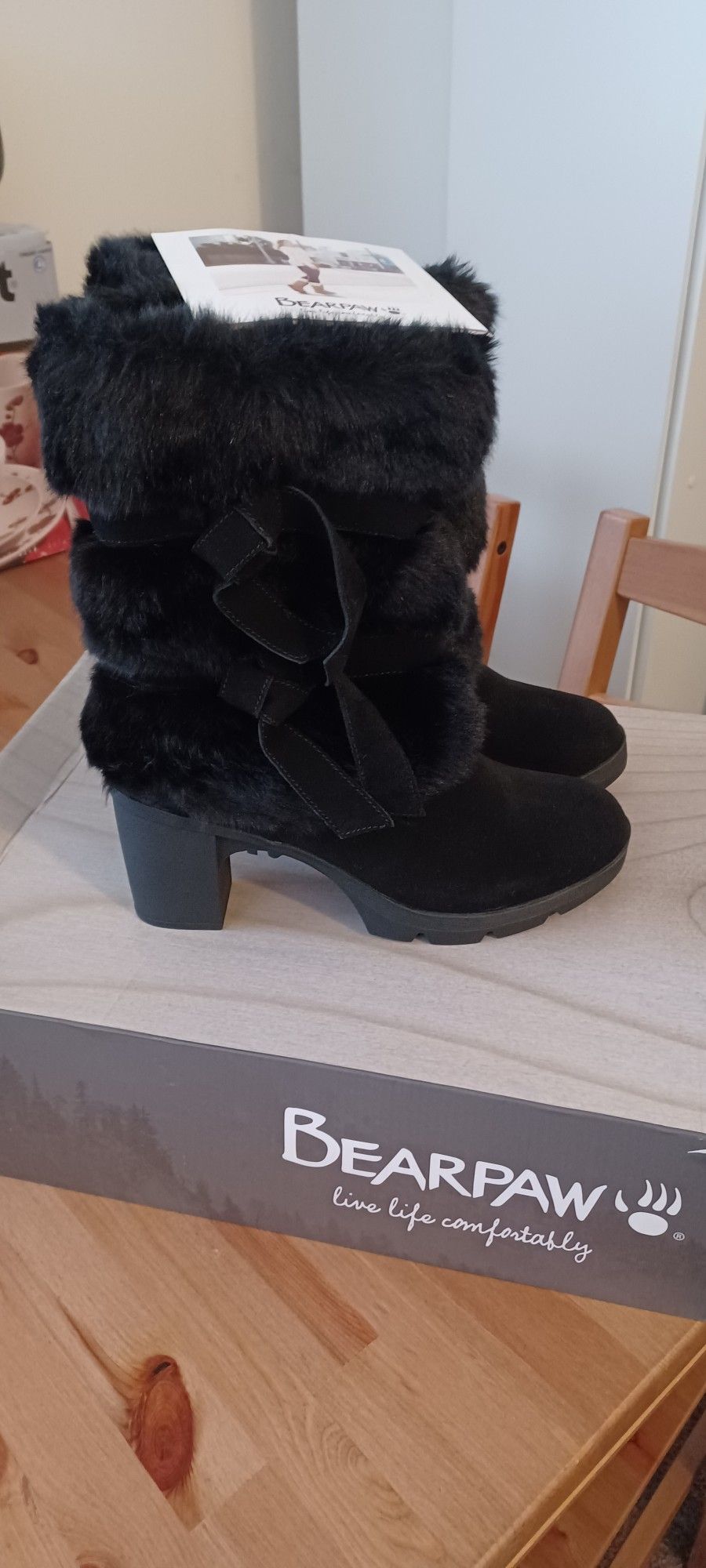 New 🐻 Bearpaw Bridget Fur Boots Women's Size 9.5 