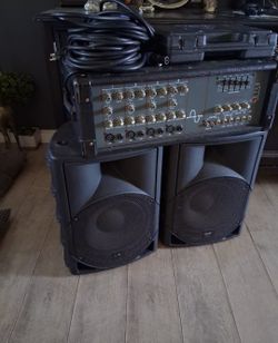 MIXER ESPEAKERS And Microphone