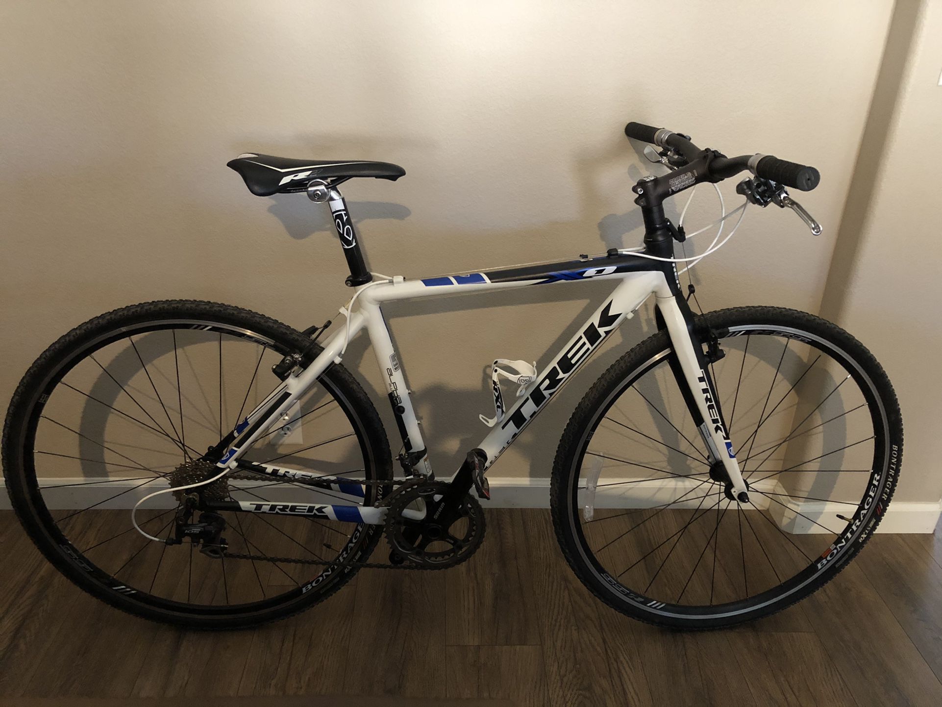 Men’s Trek Hybrid Mountain / Road Bike Alpha Xo 1