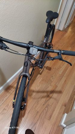 Salsa Journeyer bike. Very like new!