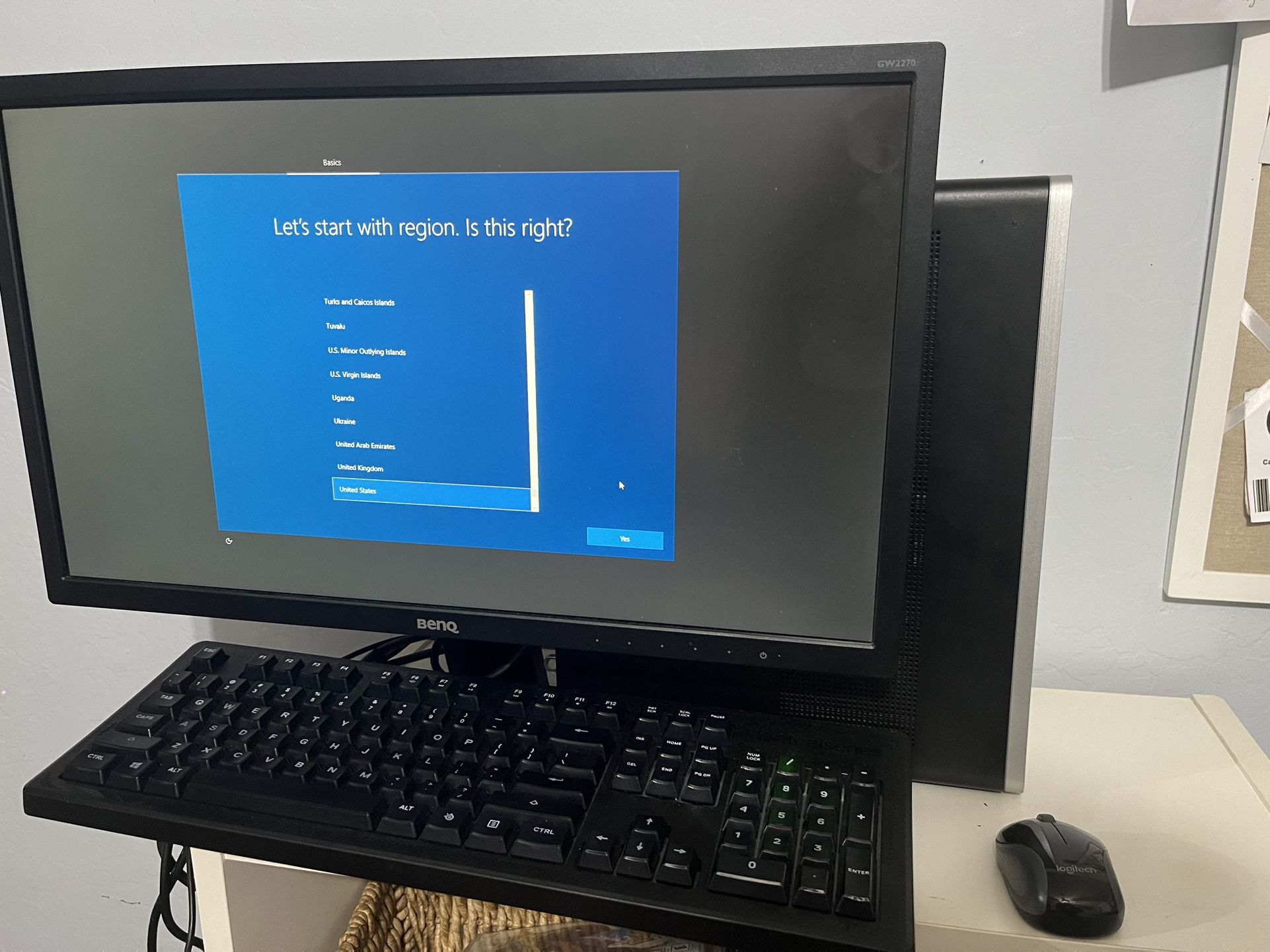 HP Pavilion desktop computer w/ Monitor