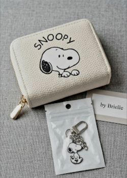 Peanuts Snoopy Wallet + Charm Keychain – New