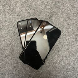 IPHone XR 64 gb | Unlocked | Comes with Store warranty | Free charger and Cable 