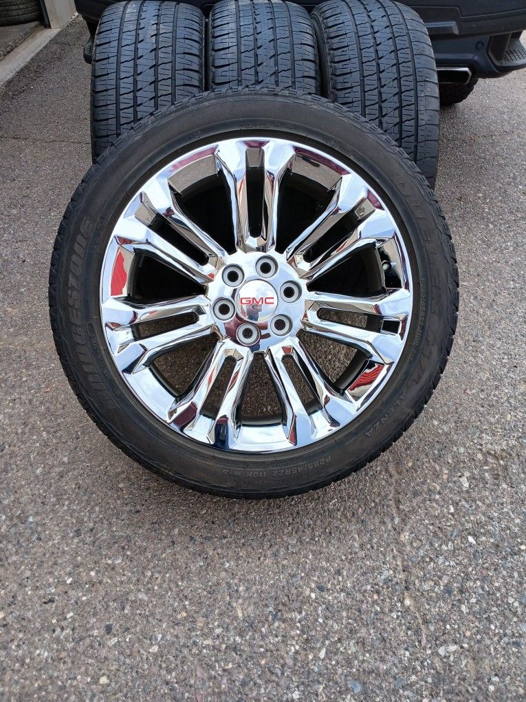 2018 OEM ORIGINAL TAKEOFFS GMC YUKON DENALI 22 INCH TIRES BRIDGESTONE 65 % $ 1499 