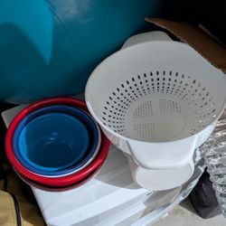 Small Mixing Bowls & Large Strainer