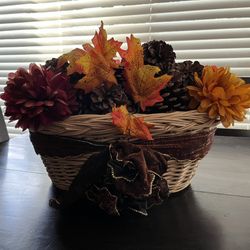 Beautiful Autumn/Thanksgiving Basket