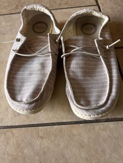 Women’s shoes, 7.5