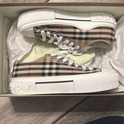 Burberry Shoes 