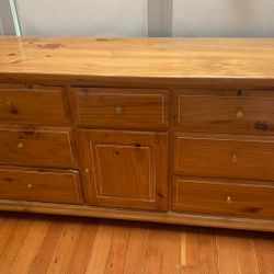Wooden Dresser And Nightstand Set 