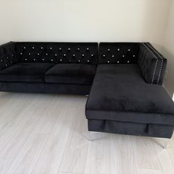 Black Sofa With Chase