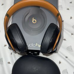 eats Studio3 Wireless Over Ear Headphones The Beats Skyline