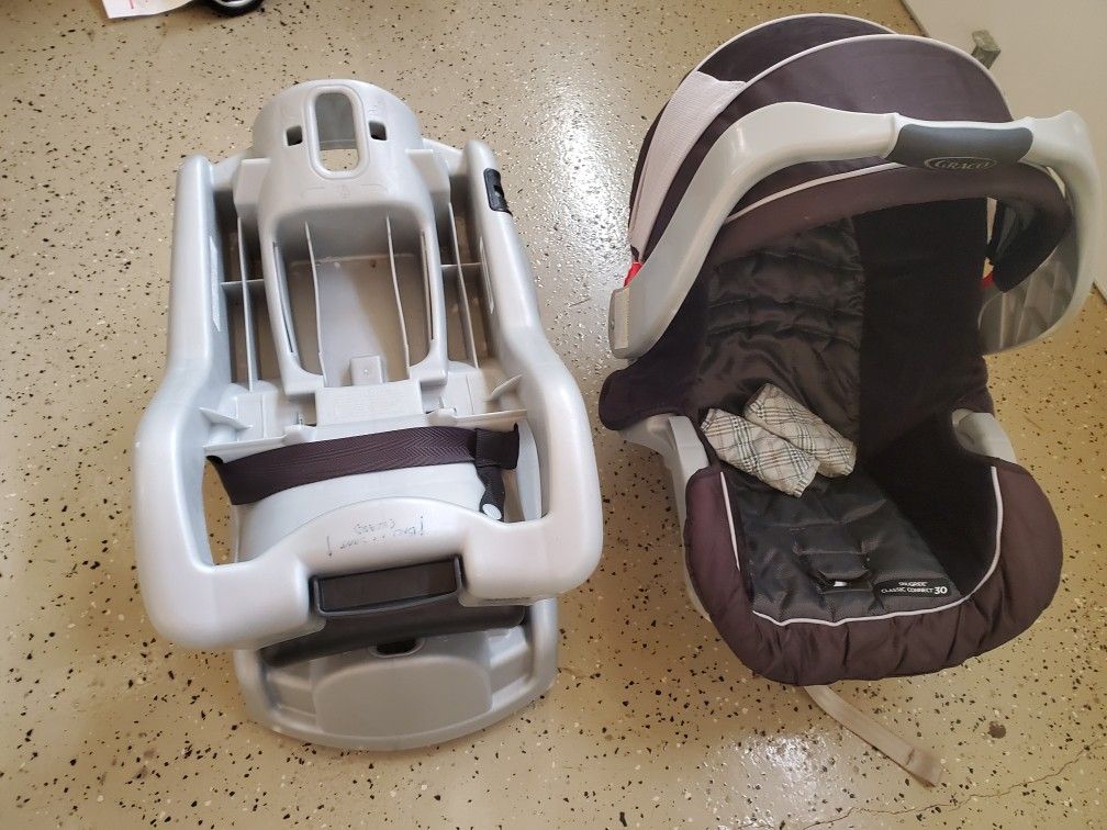 Graco Infant Car Seat And 2 Bases - Classic Connect System [Free]