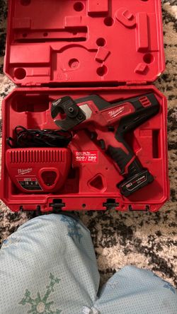 Milwaukee wire cutter