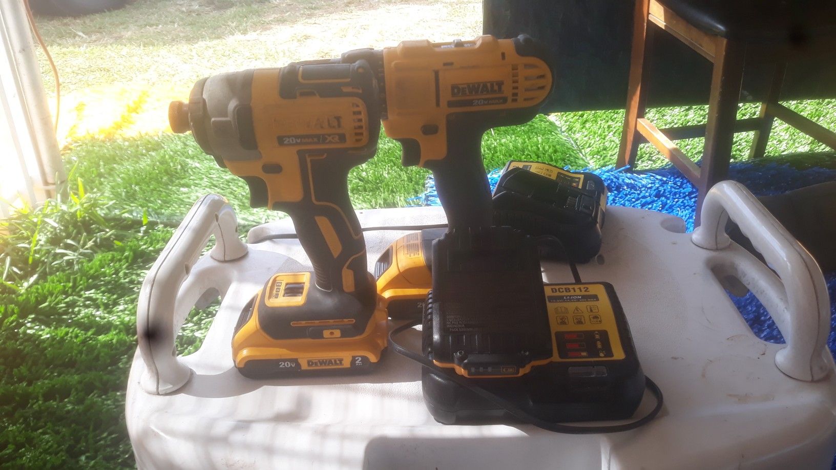 Dewalt 20 v impact drill set