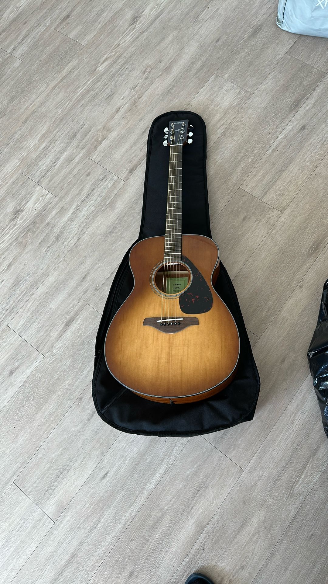 Yamaha FS800 Guitar