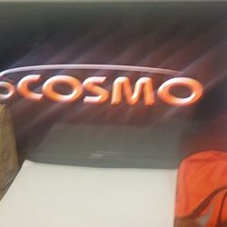 Ocosmo Flat screen TV