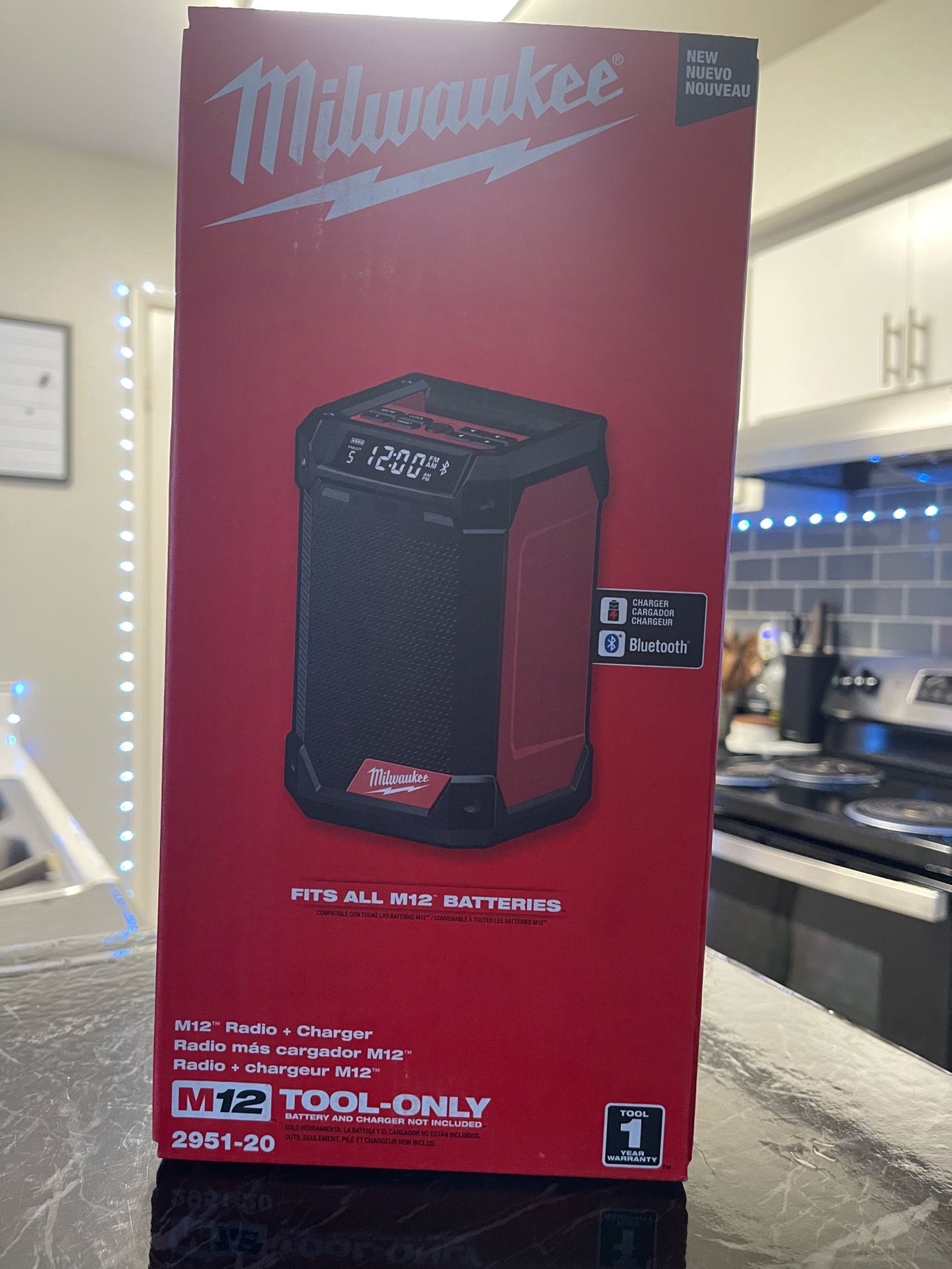 Milwaukee M12 radio + charger