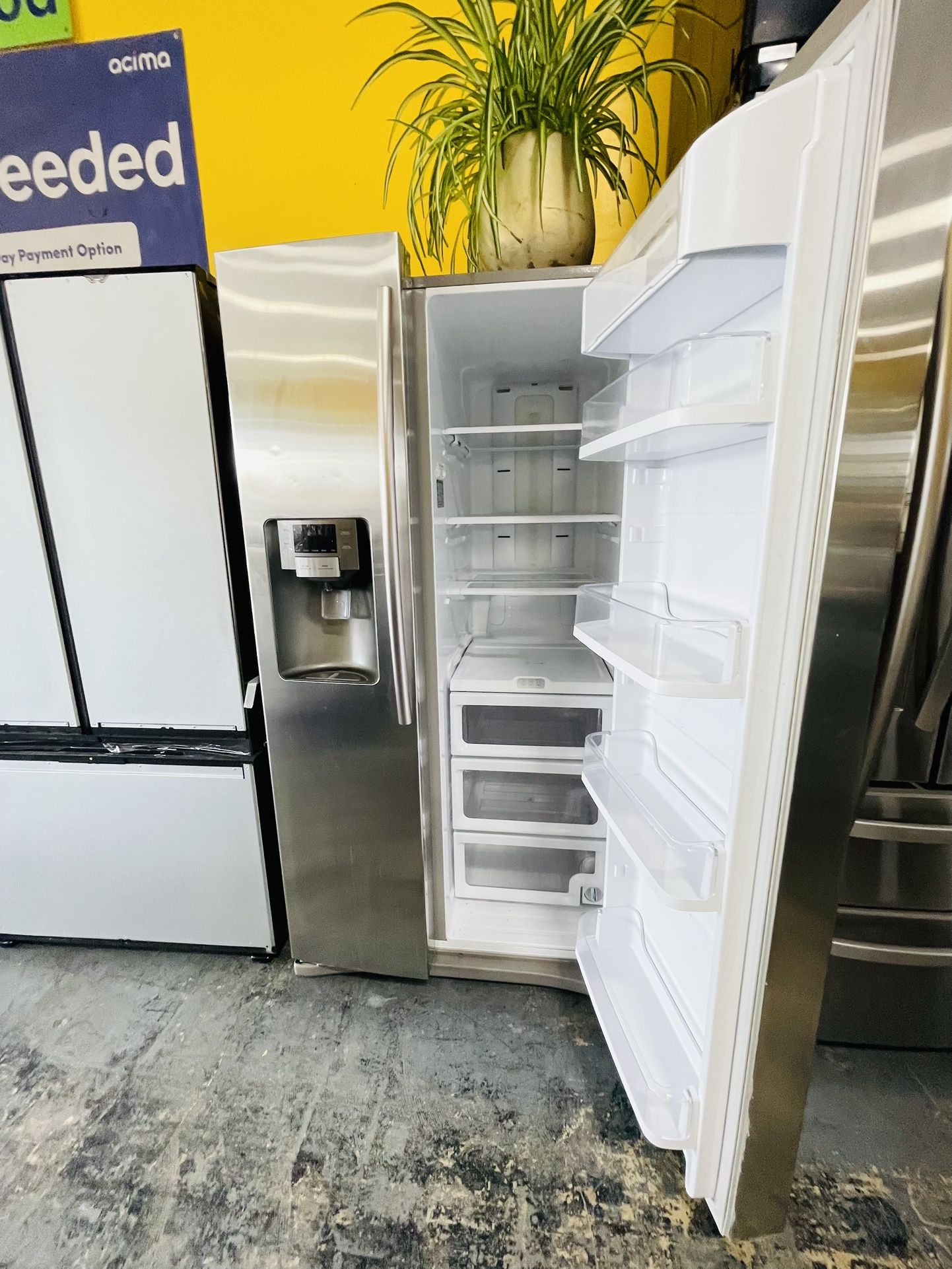 Refrigerator 