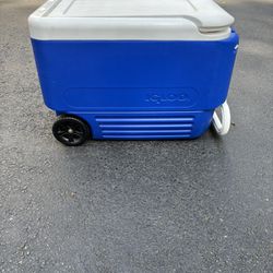 Igloo Cooler With Wheels
