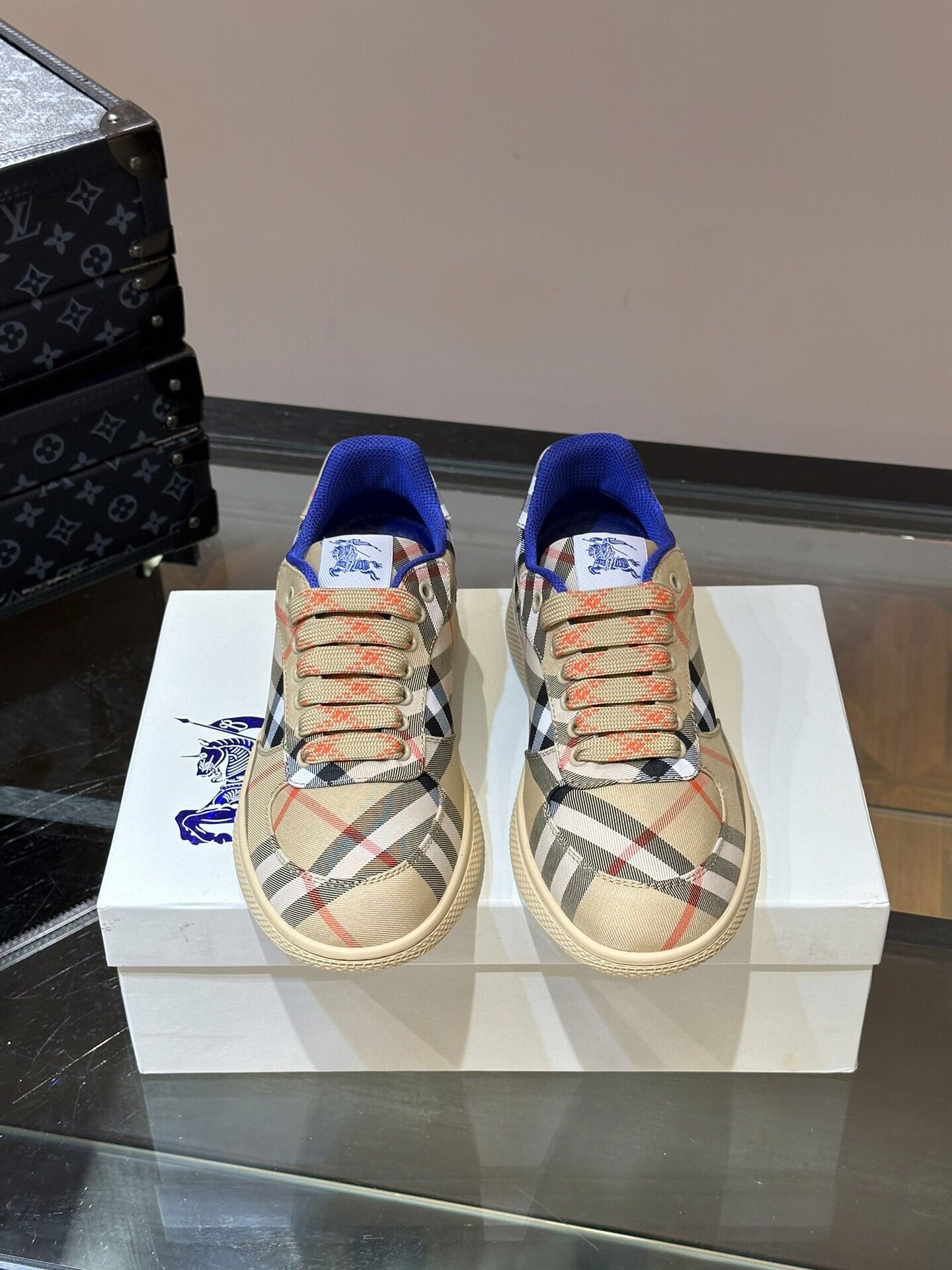Burberry Men’s Shoes With Box New 