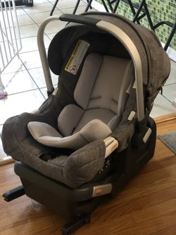 Stokke/Nuna Carseat & Base Like New!!