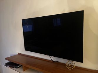 LG 55” OLED G1 (OLED55G1PUA) – Excellent condition - Included premium wall mount and apple tv.