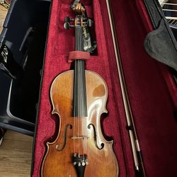 Violin, With bow and case - 4/4 Size